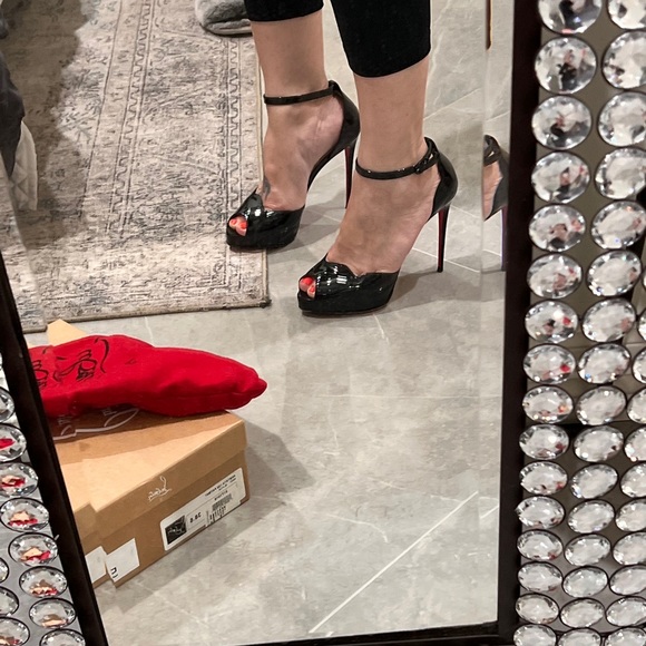 Christian Louboutin heels - Picture 7 of 8